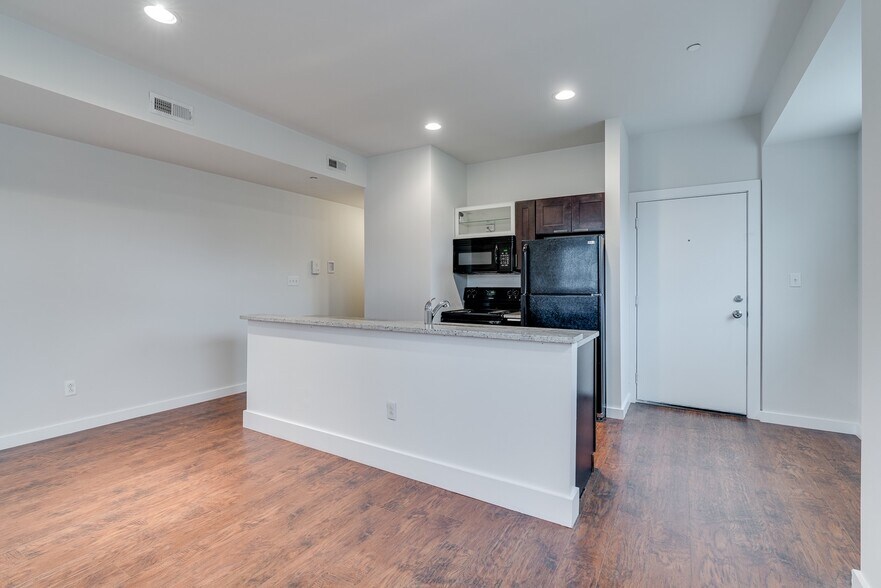 Building Photo - 1324 N 17th St