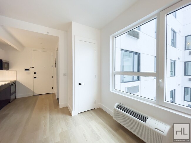 Building Photo - Crown Heights / Sunlit Studio 1-Bath / New...