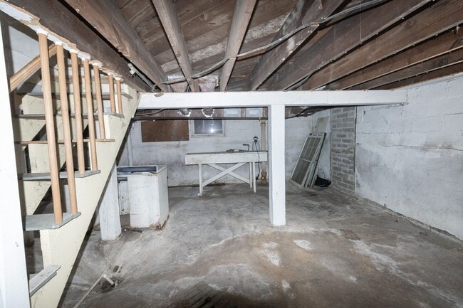 Building Photo - Charming 3 bed | 2 bath home in the heart ...