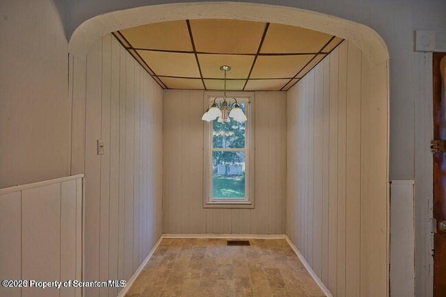 Building Photo - 1416 Capouse Ave