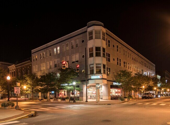 Building Photo - 113 W Wayne St