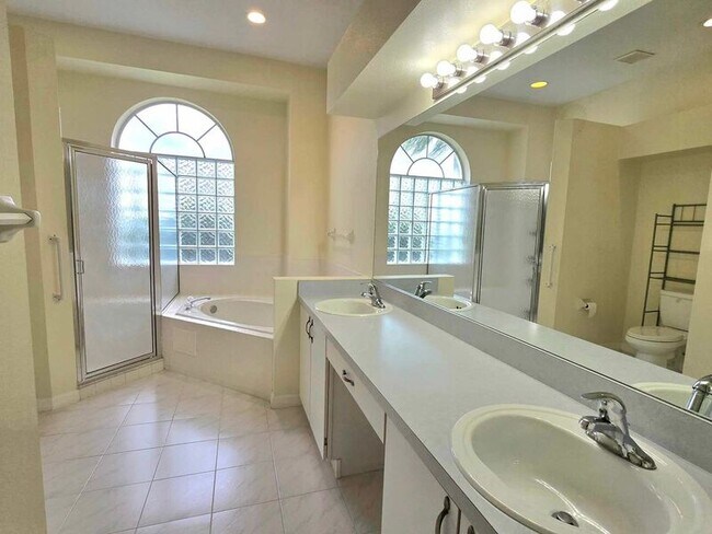 Building Photo - 7047 Hazeltine Cir