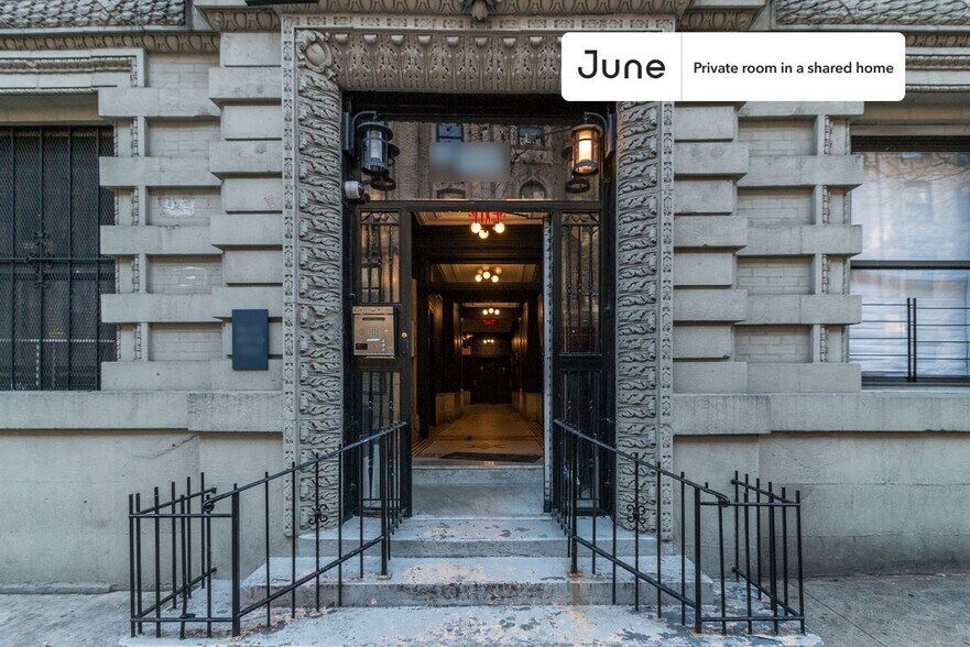 Building Photo - Room in Shared 4 bed/1 bath home