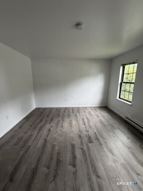 Building Photo - 142 Aspetuck Vlg