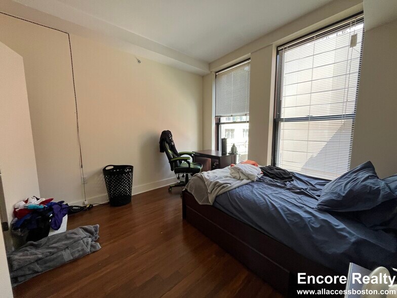 Building Photo - 10 Winter St