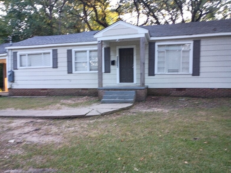 Primary Photo - 4149 Cedar St