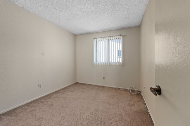 Building Photo - Beautiful UTC Townhome with Private Patio,...