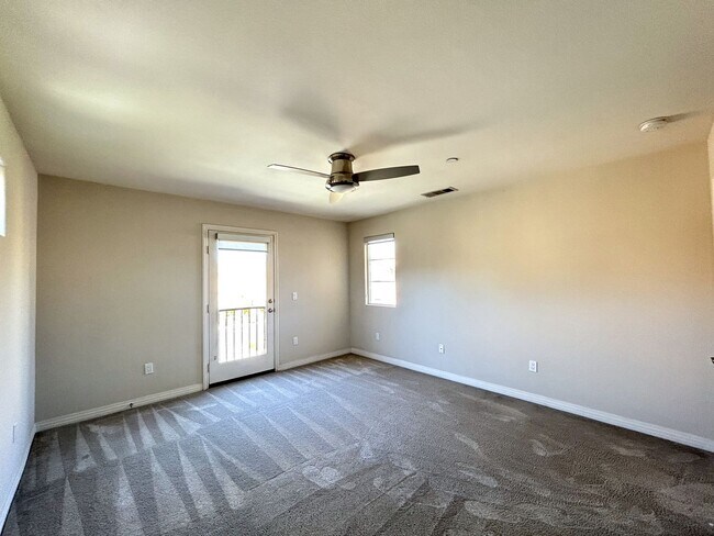 Building Photo - AVAILABLE NOW!! GORGEOUS 2 Bed 2.5 Bath Condo in La Quinta!