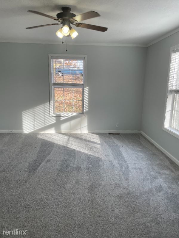 Building Photo - 3 br, 2 bath House - 1123 NE Russell Rd