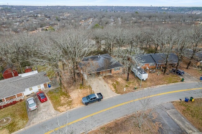 Building Photo - 5708 Alta Vista Dr