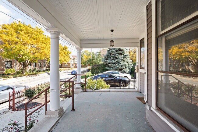 Building Photo - 319 E 13th St