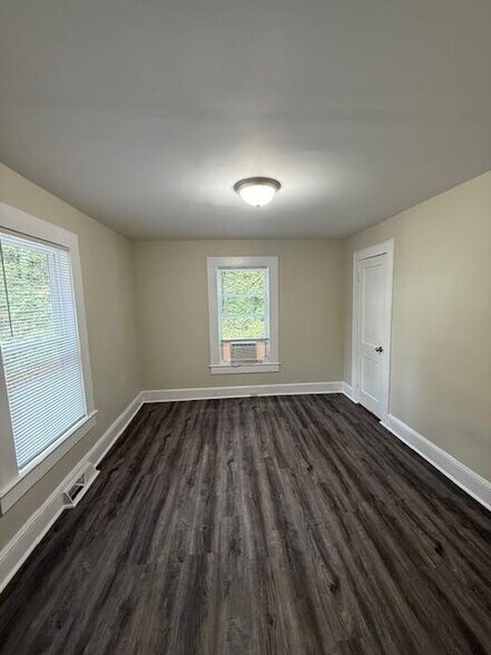 Building Photo - 3844 Green Point Dr