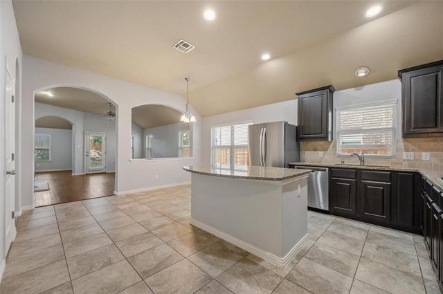 Building Photo - 928 Water Garden Cir