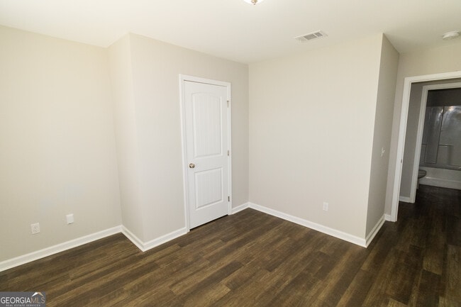 Building Photo - 216 Evans Ter