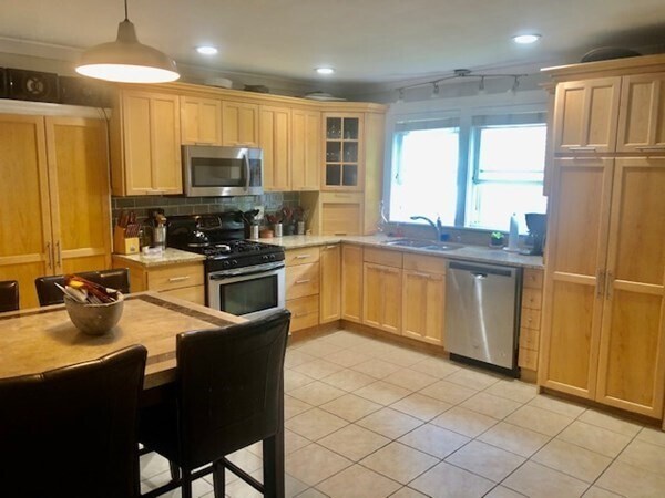 Building Photo - 5 Bearse Ave