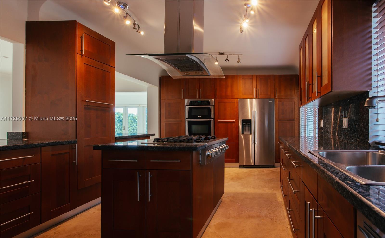 Building Photo - 72 S Hibiscus Dr