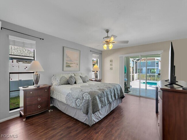 Building Photo - 908 SE 35th Terrace