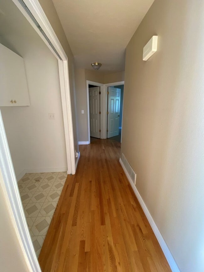 Building Photo - 322 N 50th Ave