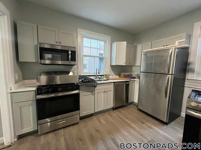Building Photo - 49 Forbes St