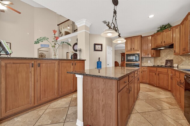 Building Photo - 6003 Dover Creek Ln