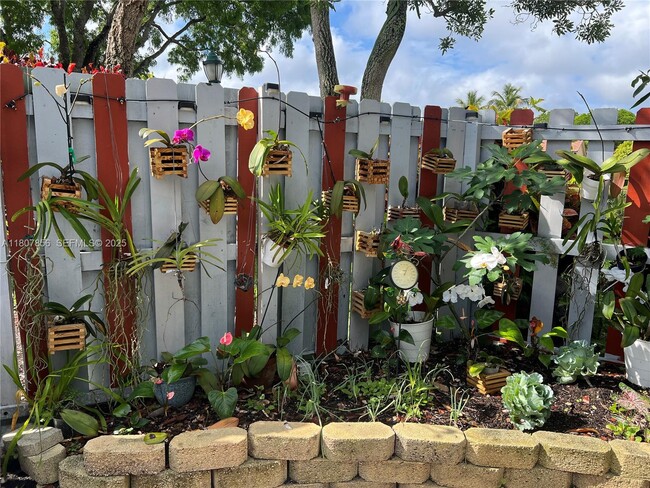 Building Photo - 1544 Springside Dr