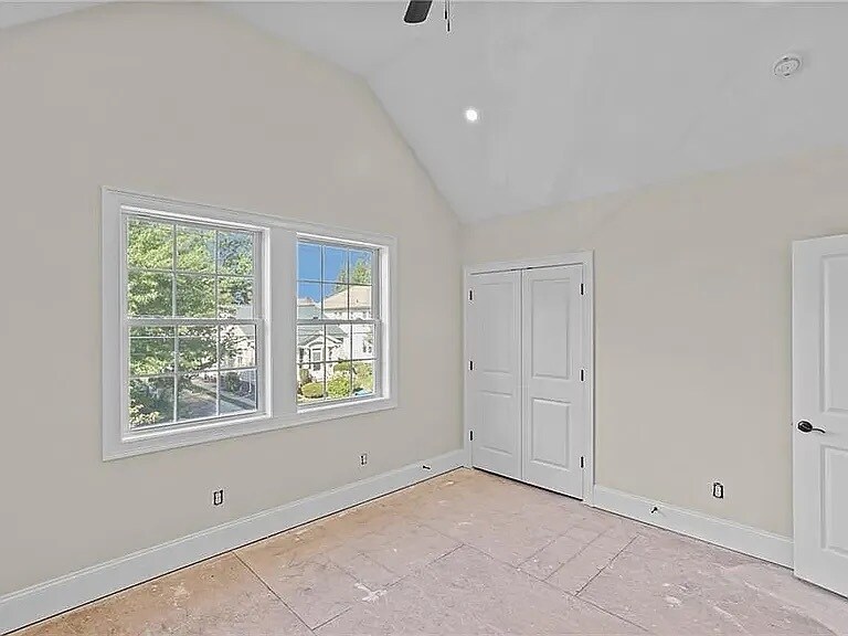 Master Bedroom - 117 Sharon St