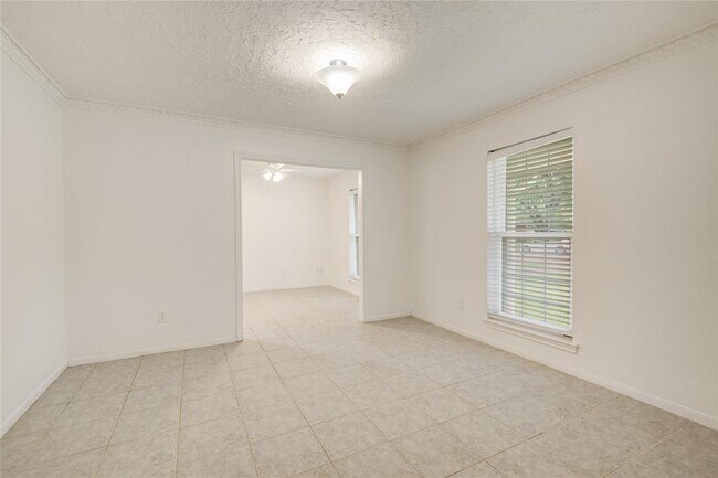 Building Photo - 835 Hidden Canyon Rd
