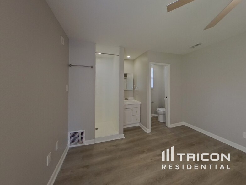 Building Photo - 5930 66th Terrace