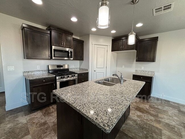 Building Photo - 3102 S Relic Ridge Dr