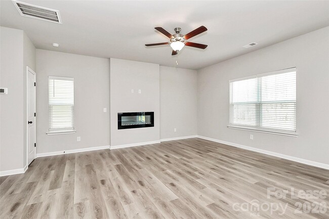 Building Photo - 8208 Stonemere Ln