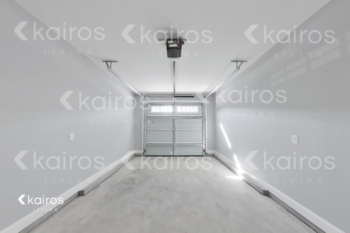 Building Photo - 3713 Oak Leaf Wy