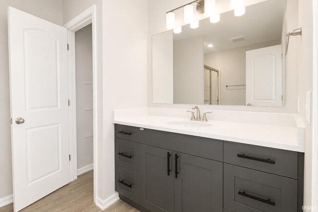 Building Photo - 3561 Canal Square Dr