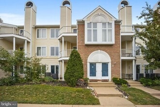 Building Photo - renovated 2-story Crestwood Condo! Situated in this great community is this wonderful 2-bedroom 1...