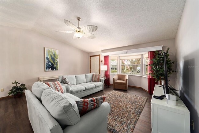 Building Photo - 9438 SW 85th Ave