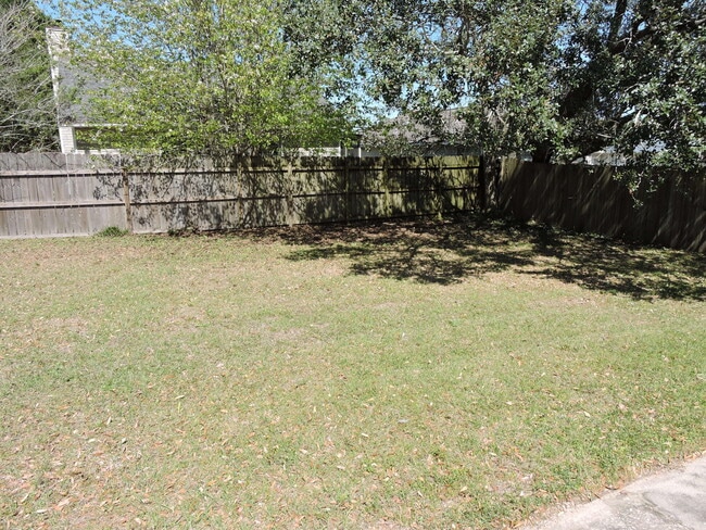 Building Photo - 328 Riverchase Blvd