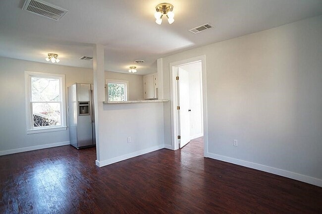 Building Photo - 4302 Siegel St