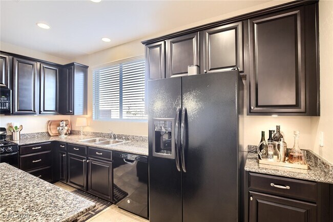 Building Photo - 7220 Willow Brush St