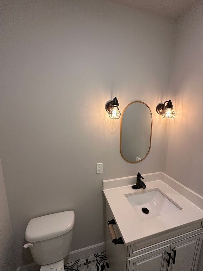 Building Photo - 6585 Beverly Hills Cir