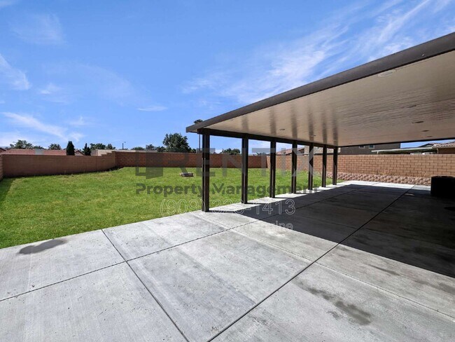 Building Photo - 15739 Yosemite St