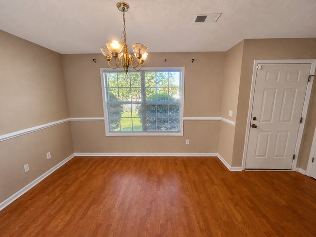 Building Photo - 318 Castle Ridge Dr