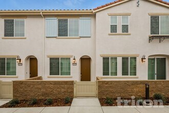Building Photo - 10596 Gato Ct