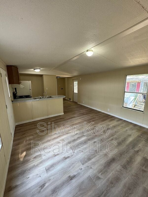 Building Photo - 250 Co Rd 129