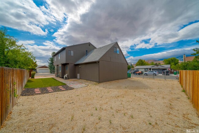 Building Photo - 2977 Pinebrook Dr