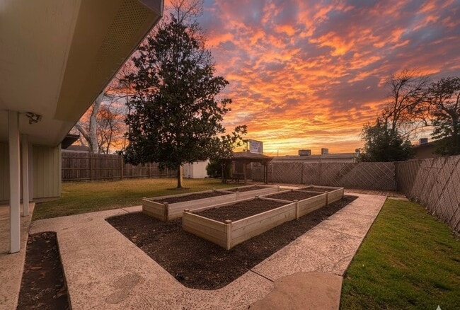 Building Photo - 3 Bed 2 Bath NEW MANAGEMENT IN AUSTIN TX!!!