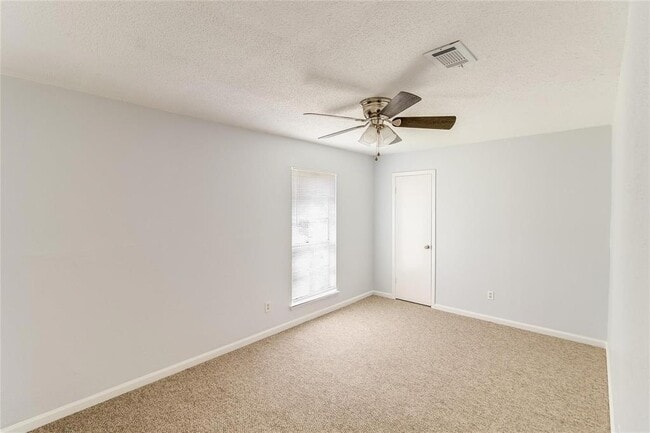 Building Photo - 2530 Long Reach Dr