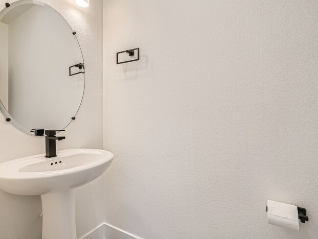 Building Photo - Spacious 4BR Home w/ Bonus Room in Cherry Creek School District!