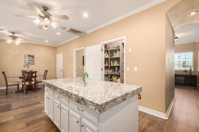 Building Photo - Beautiful 4 Bedroom Home on 1.25 ACRES in QUEEN CREEK!