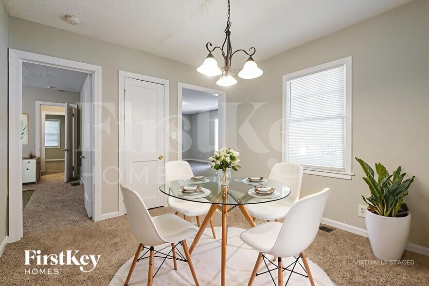 Building Photo - 390 Hillside Dr SW