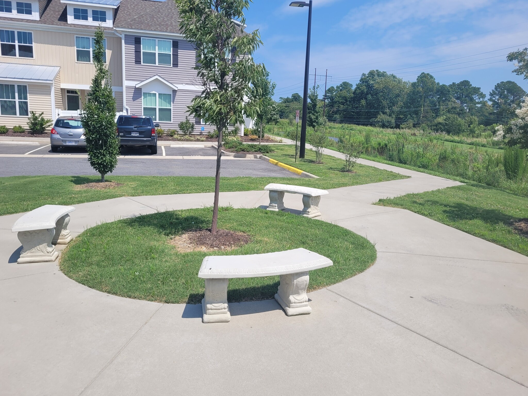 Sitting area - 408 Fishers Ct