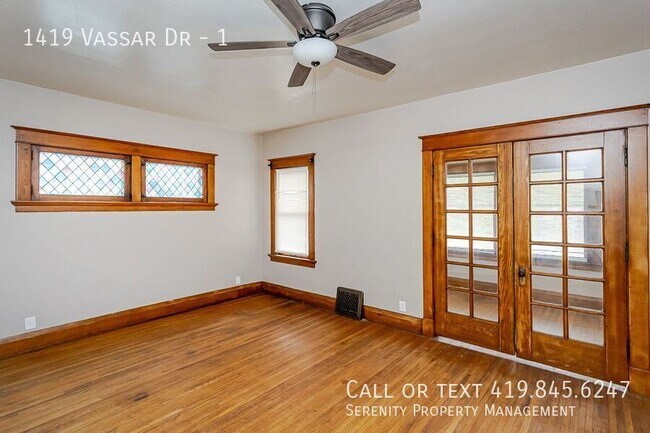 Building Photo - 1419 Vassar Dr